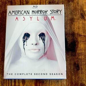 American Horror Story Asylum. The complete second season on blu-ray.